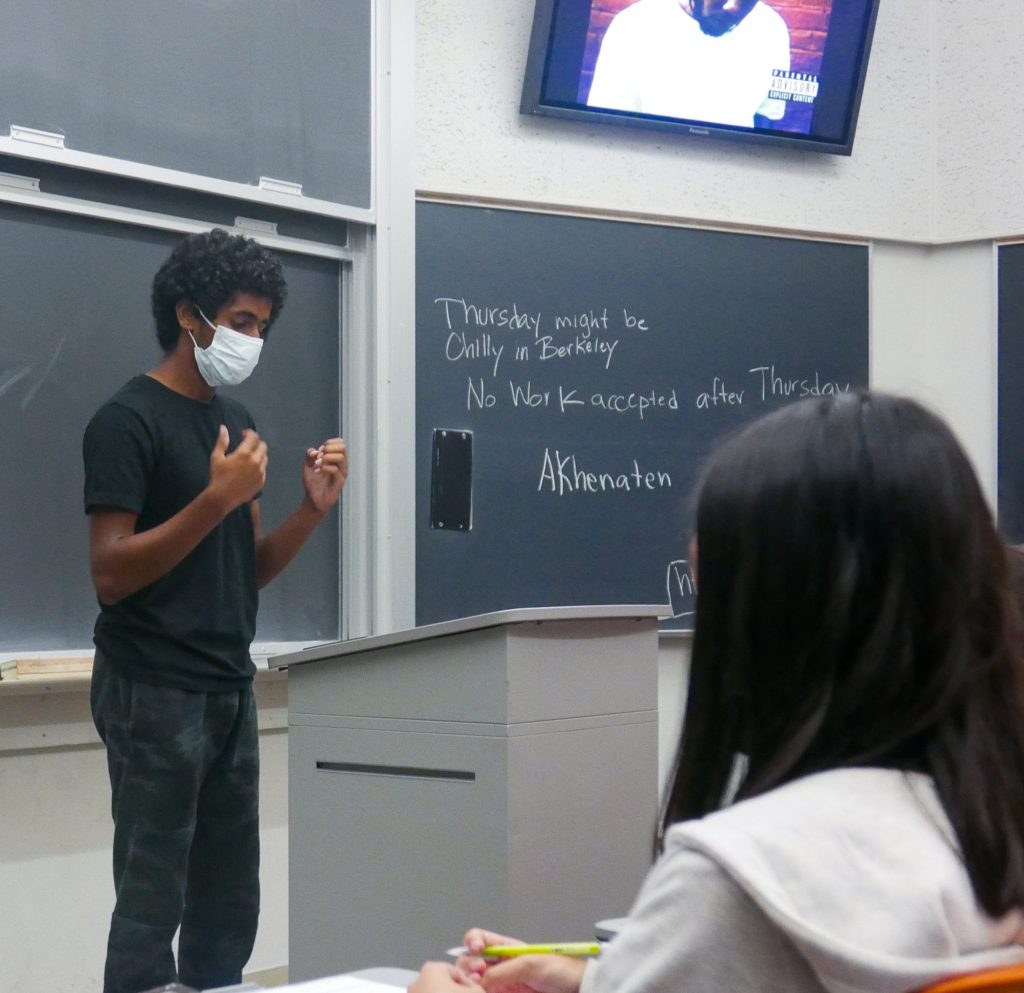 Photograph of Introduction to Public Speaking during class